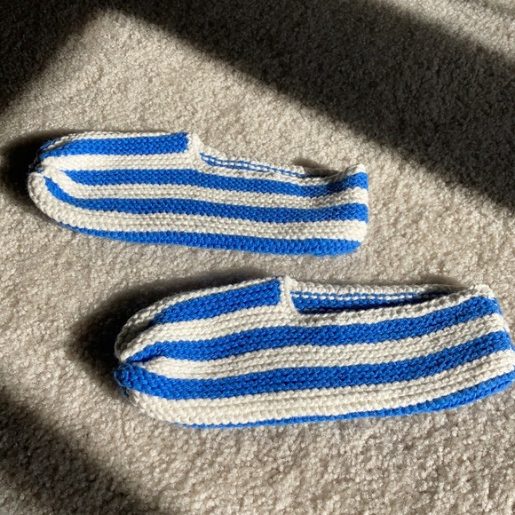 Handmade Winter socks / slippers - Picture 1 of 3